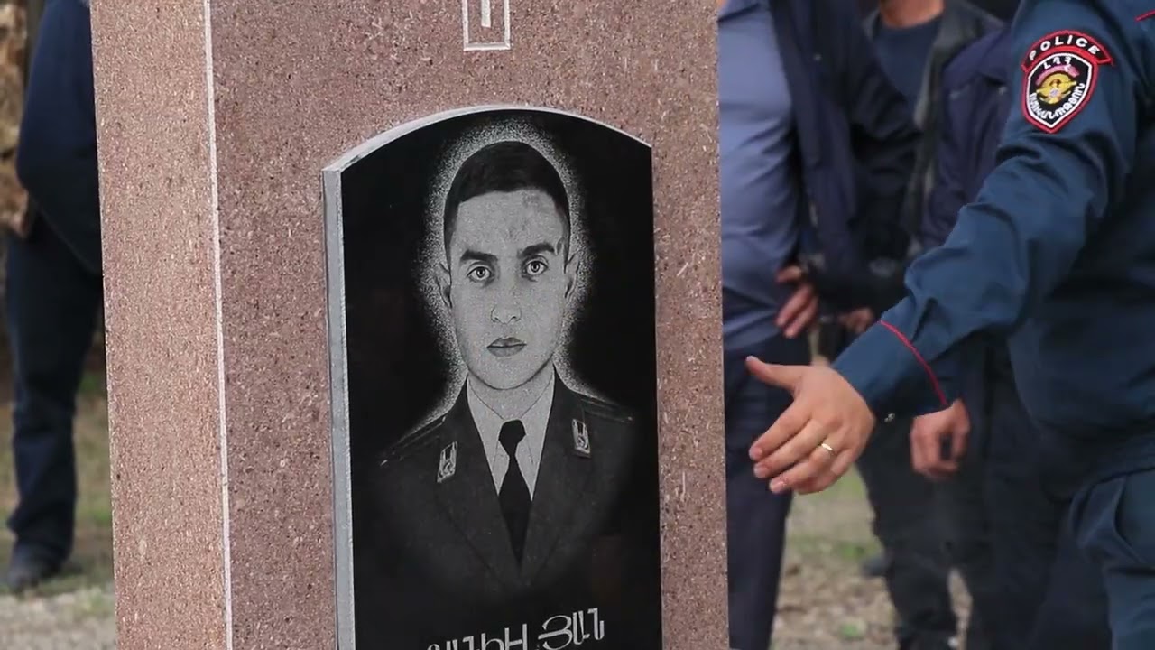 Շնորհավո՜ր տոնդ, Ոստիկան