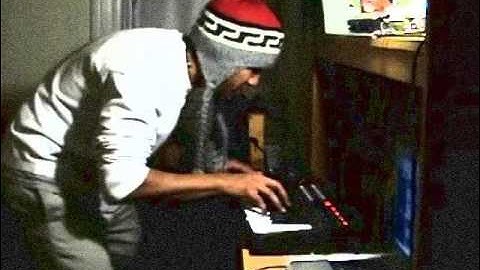 Beatboxing on my New Korg R3 Vocoder/Synth
