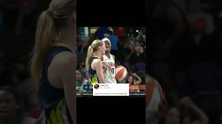 Paige Bueckers and Rhyne Howard had some fun at the end of the game 🤣