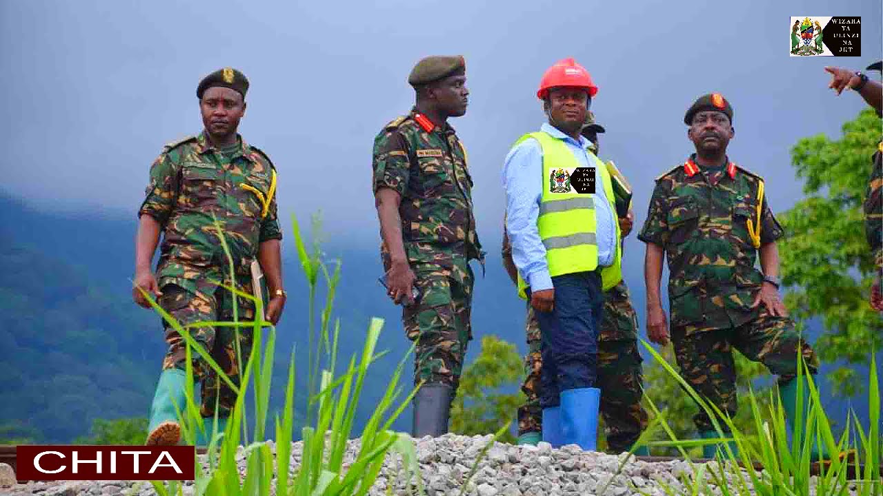 Mkuu wa JKT Akikagua Ujenzi wa Miundombinu  Shamba la Zao la Kimkakati la Mpunga, Chita Morogoro