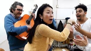 Japonesa cantando "Mi abuelita era de Jerez" | VEOFLAMENCO chords