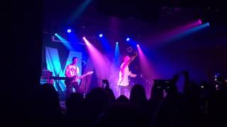 MAX Schneider performs "Gibberish" live at the house of blues