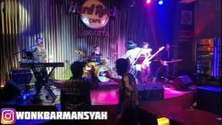 FRIDAY I'M IN LOVE (COVER) - GOSS BAND FEAT ANDY /RIF LIVE IN HARD ROCK CAFE JAKARTA...
