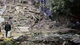 Adana Güzelyalı Mahallesinde deprem sonrası 13 katlı Mete Apt. Kurtarma çalışmaları Resimi