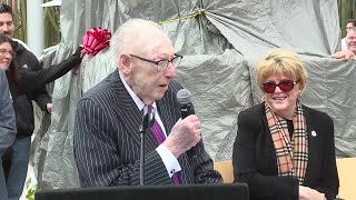 Oscar Goodman speaks ahead of statue dedication of him and wife Carolyn
