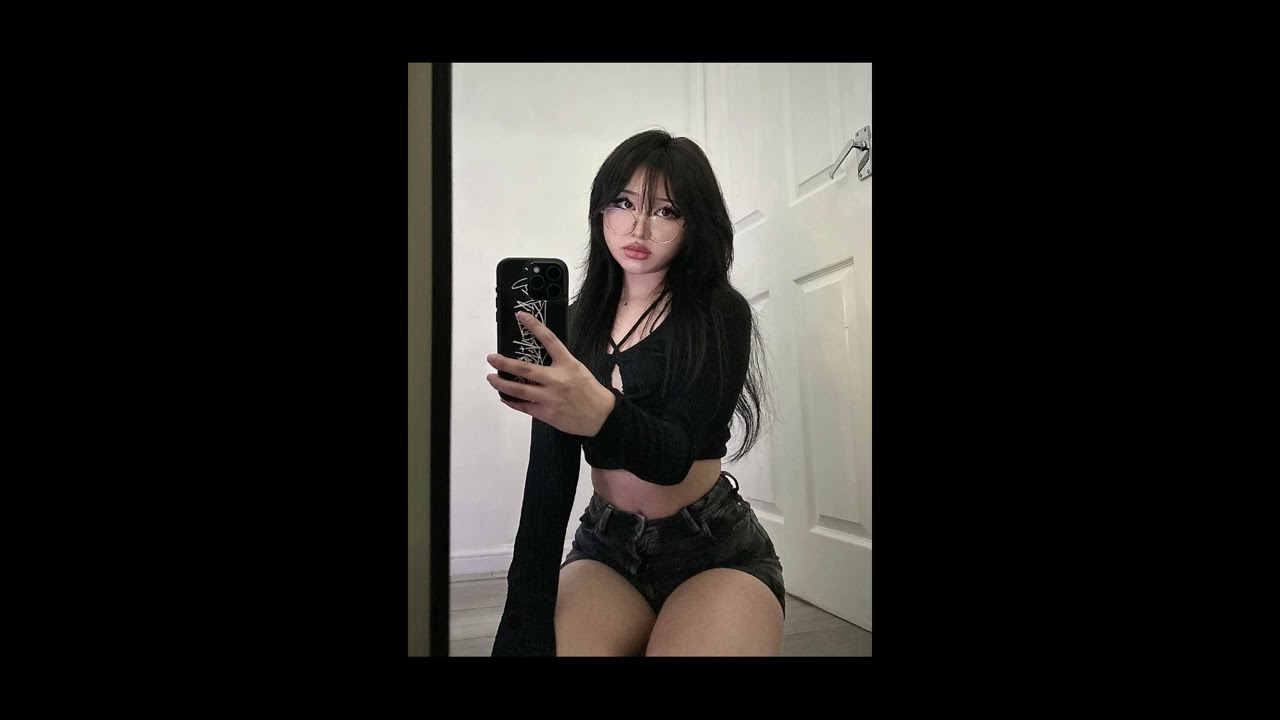 Molly Santana - Windows Up