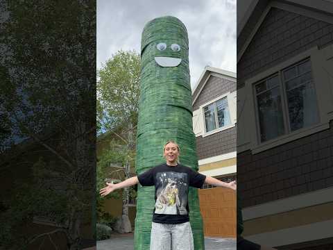Roland in the deep 🎶🥒 #diy #craft world record for the tallest pickle sculpture! It’s 16ft tall 😊
