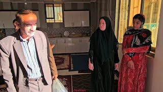 Download Lagu Leila is very happy with her family and they are baking bread together. MP3