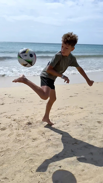 FREESTYLE 😱🔥 FOOTBALL SKILLS ⚽️⭐️ BEACH FOOTBALL @valerikostovofficial
