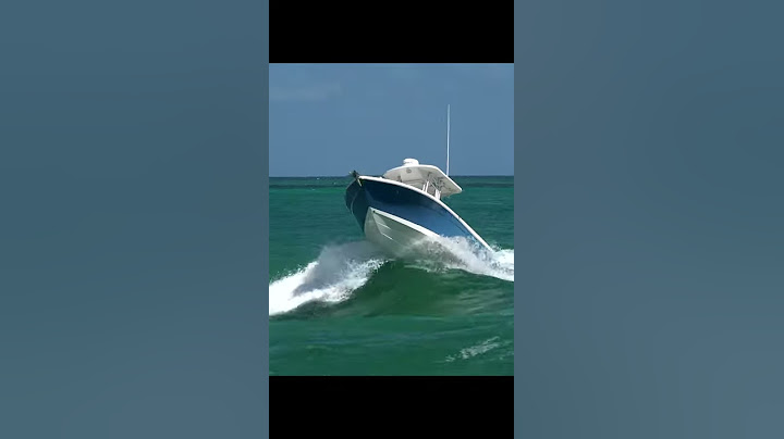 Robalo boat coming through the Inlet!