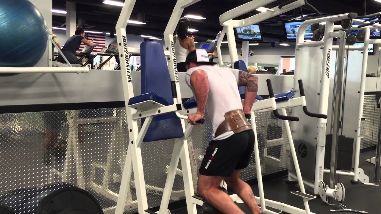 Jamie Varner, heavy dips behind a hot chick