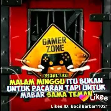 Sejatinya cowok ganteng itu main game.