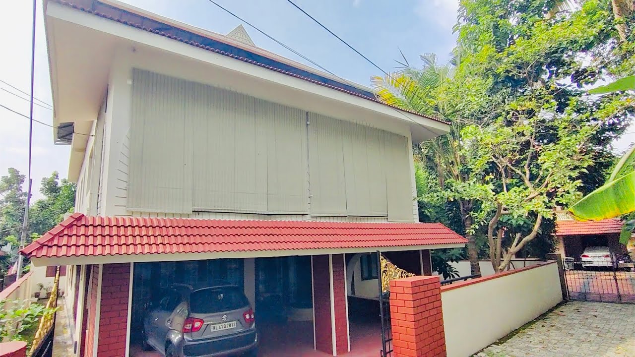 Used House for Sale in Ernakulam 10 Cent 3500 SQFT 4 BHK Very