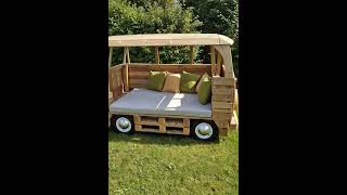 ​DIY VW Bus Daybed from Pallets      #diy #woodworking #palletprojects #vwbus #gardenideas.
