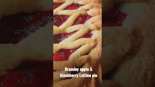 Bramley Apple & BlackBerry Lattice Pie #shortvideo #satisfyingvideo #asmrsounds #fypシ #viral