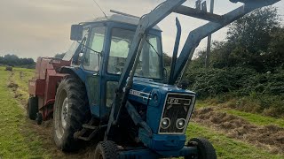 Ford 6600 & Welger RP12 last day of harvest