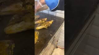 شوي سمك على الصاج مطعم السمكة الذهبية للمأكولات البحرية  للطلبات جوال: 0503057857