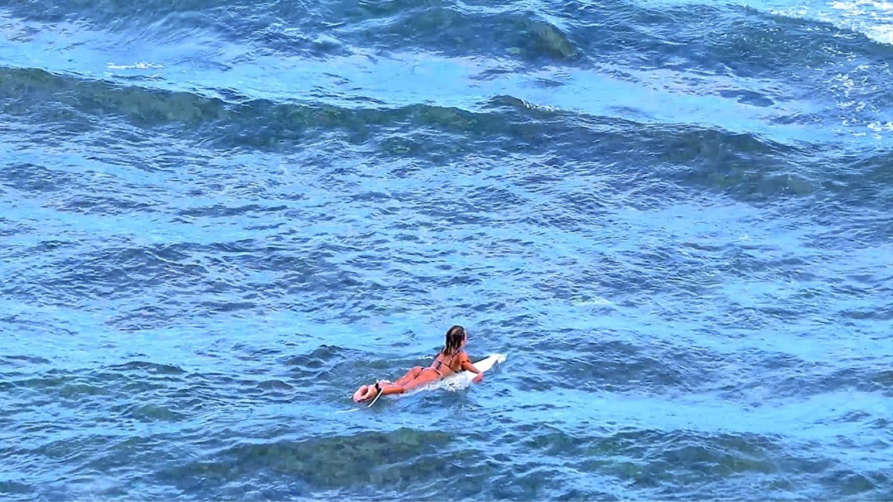 A Few Nice Runners at Uluwatu - Surfing Bali