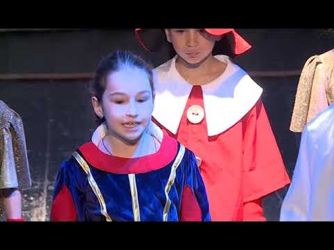 UG სკოლის მე-2ა კლასის მოსწავლეების სპექტაკლი - \"ზღაპრის ახალი წელი\".