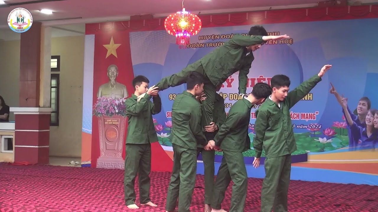 CON ĐƯỜNG CÁCH MẠNG 11A13 Trường THPT Nguyễn Huệ Quỳnh Phụ -Thái Bình