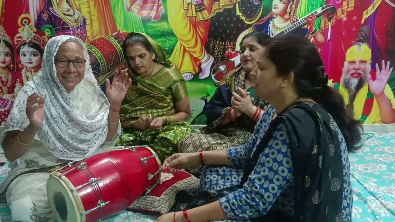 अम्मा सखी का धमाकेदार भजन 💃🌹ओ मोहन अब तो आ जाओ तुम्हारी याद आती है#viralvideo #trendingvideo #like