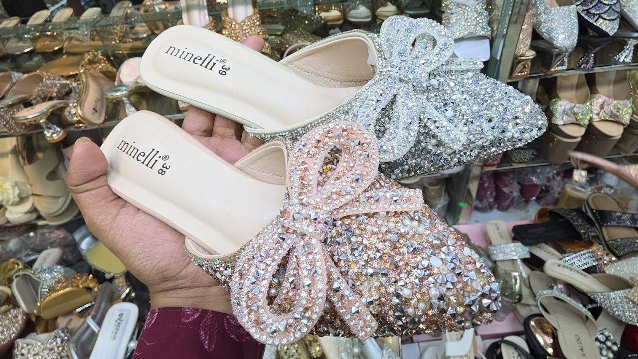 Новые модели туфель на тонком и прямом каблуке к празднику Ид | Стильная коллекция женской обуви ...