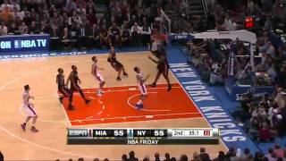 Dwyane Wade to LeBron James Alley-Oop vs Knicks 12.17.10
