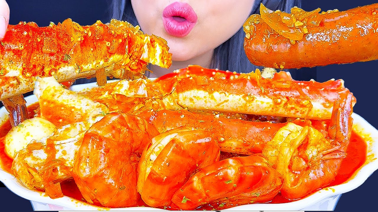 ASMR MUKBANG | Giant King Crab Seafood Boil | Eating Sounds | ASMR Phan