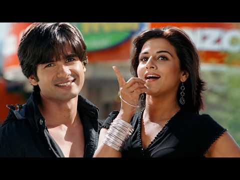 Is This Love { LYRICS } Shahid, Vidya | Har Ghadi Khayalo Mein A Raha Hai Koi | Hindi Song