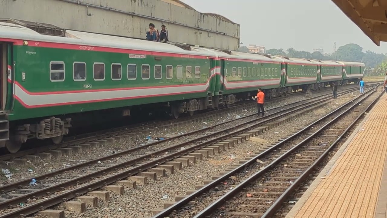 Chilahati Express Train entering Kamalapur Railway Station at platform no. 6.