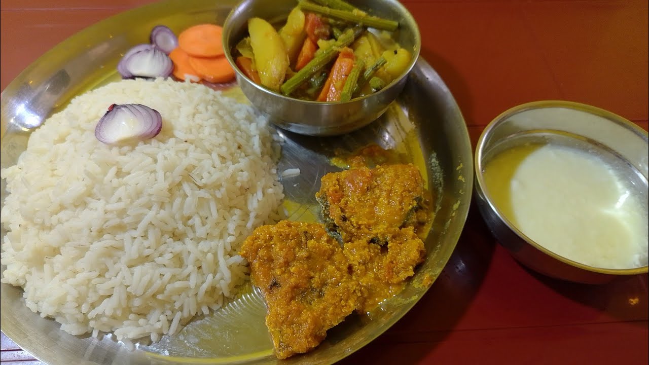 Traditional Bengali Fish Curry Thali With Lots Of Vegetables and Yogurt 🥰