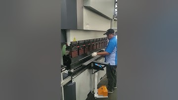 Fast, safe  and efficient bending machine CNC press brake #pressbrake #bendingmachine #cnc #diy
