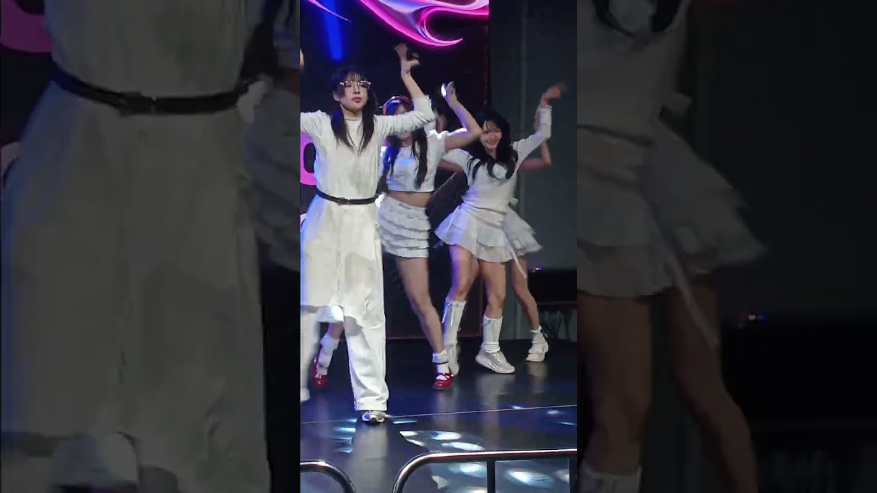 PEACH YOU " Blooming you “ (Cherlyn Focus) 『11.1 Festival』 @ Donki Mall