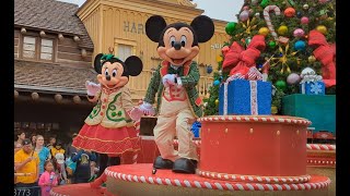 Disneys Magic Kingdom Christmas Parade 2022 from Frontierland