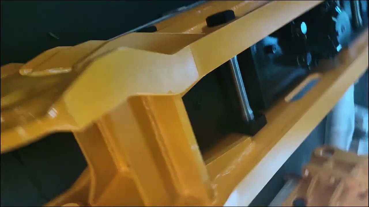 ما با افتخار اعلام می‌کنیم که در حال تولید چکش هیدرولیکی نوع بالا برای مشتریان عزیزمان در ایران هست