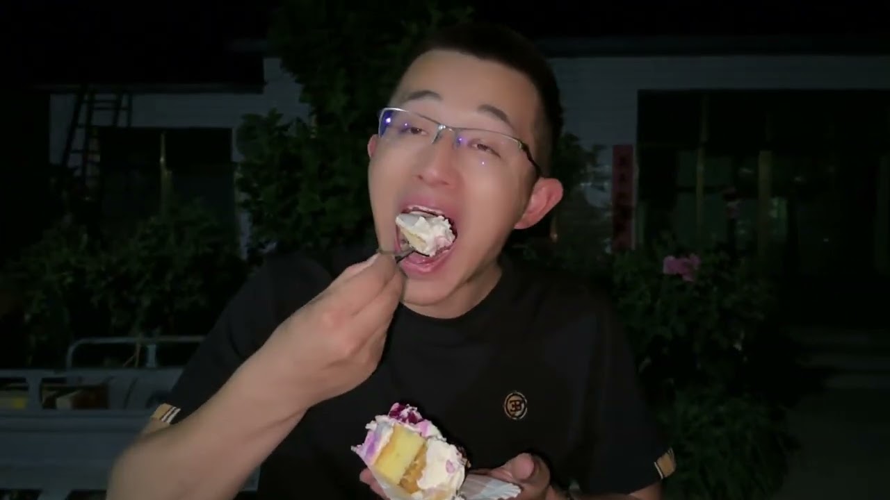 一大家人去姥爷家聚餐，小伙挑战第一次带娃，结果闹了大笑话 #一家人欢聚一堂 #带娃