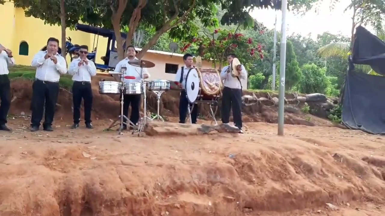 Al rimno de cumbia noches vacías