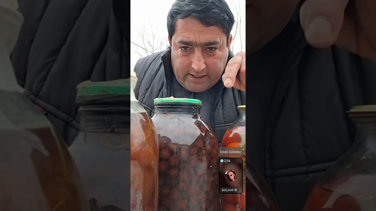 Sadiq Kişi Mürəbbə Bişirib Satır🍯