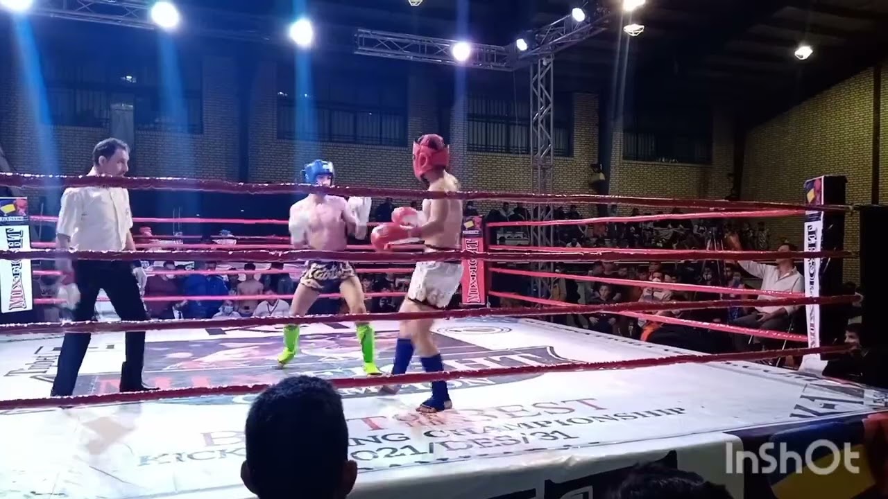 مسابقات کیگ بوکسینگ Cage boxing matches کلا آبی مه استم دوستا و این بازی ره باختم و کم تجربه بودم