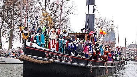 Sinterklaaslied: Zie ginds komt de stoomboot