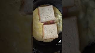 Сендвич с омлетом