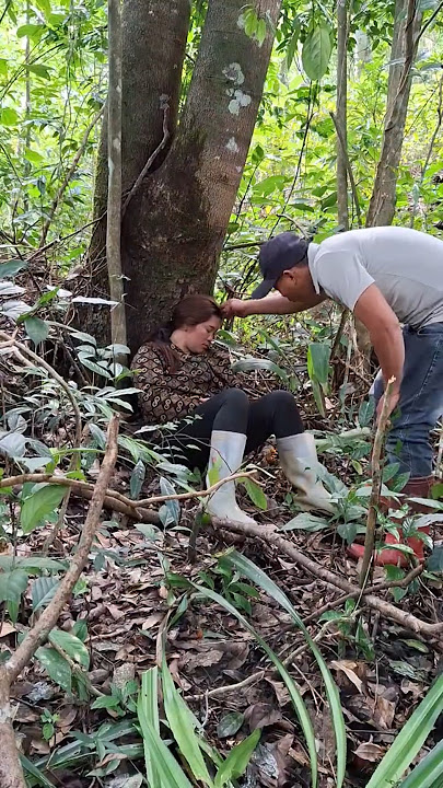 The girl is sleeping soundly in the forest.p2920250713 152636~2