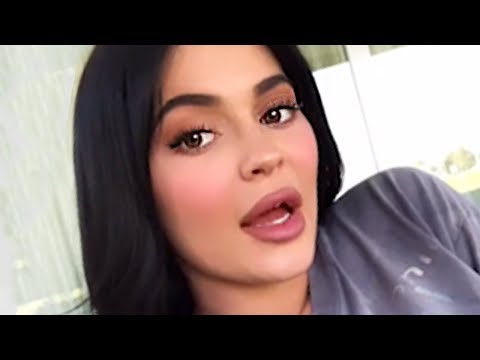 Kylie Jenner Shows Off Massive Birthday Cake For Stormi 2nd Birthday