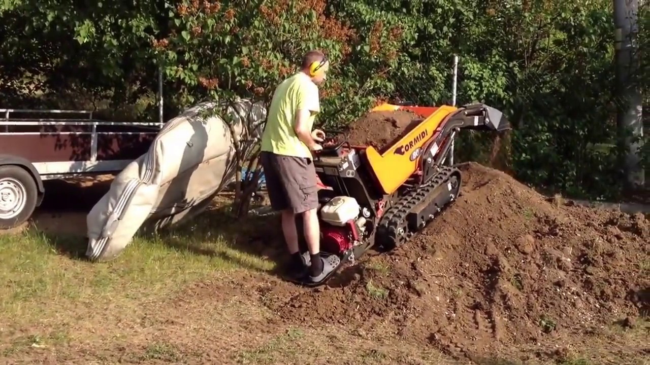 Malostroje.cz | Půjčovna minibagrů Brno | Minidumper Cormidi