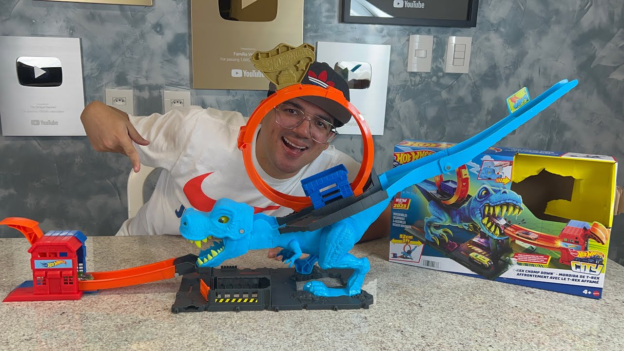 TESTANDO A NOVA SUPER PISTA HOT WHEELS DO T-REX AZUL GIGANTE