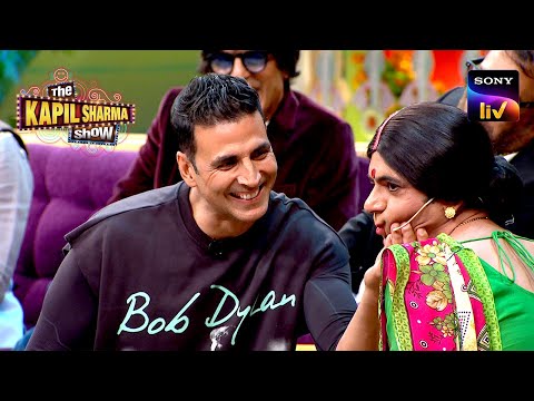 Akshay Kumar Pulls Kapil S Leg On Stage The Kapil Sharma Show Blockbuster