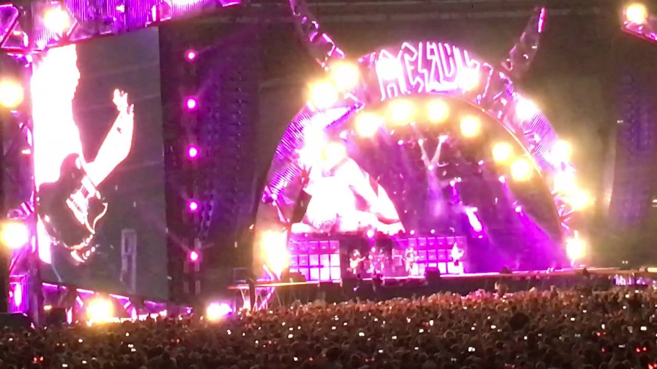 AC/DC Whole Lotta Rosie Clip Olympic Stadium London June 2016 - YouTube
