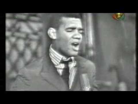 Wilson Simonal canta Tributo a Martin Luther King