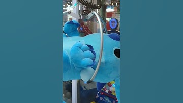 Thumbnail of MENANG Stitch SUPER JUMBO dari Mesin Capit Boneka Giant House | CMT Claw Machine #shorts