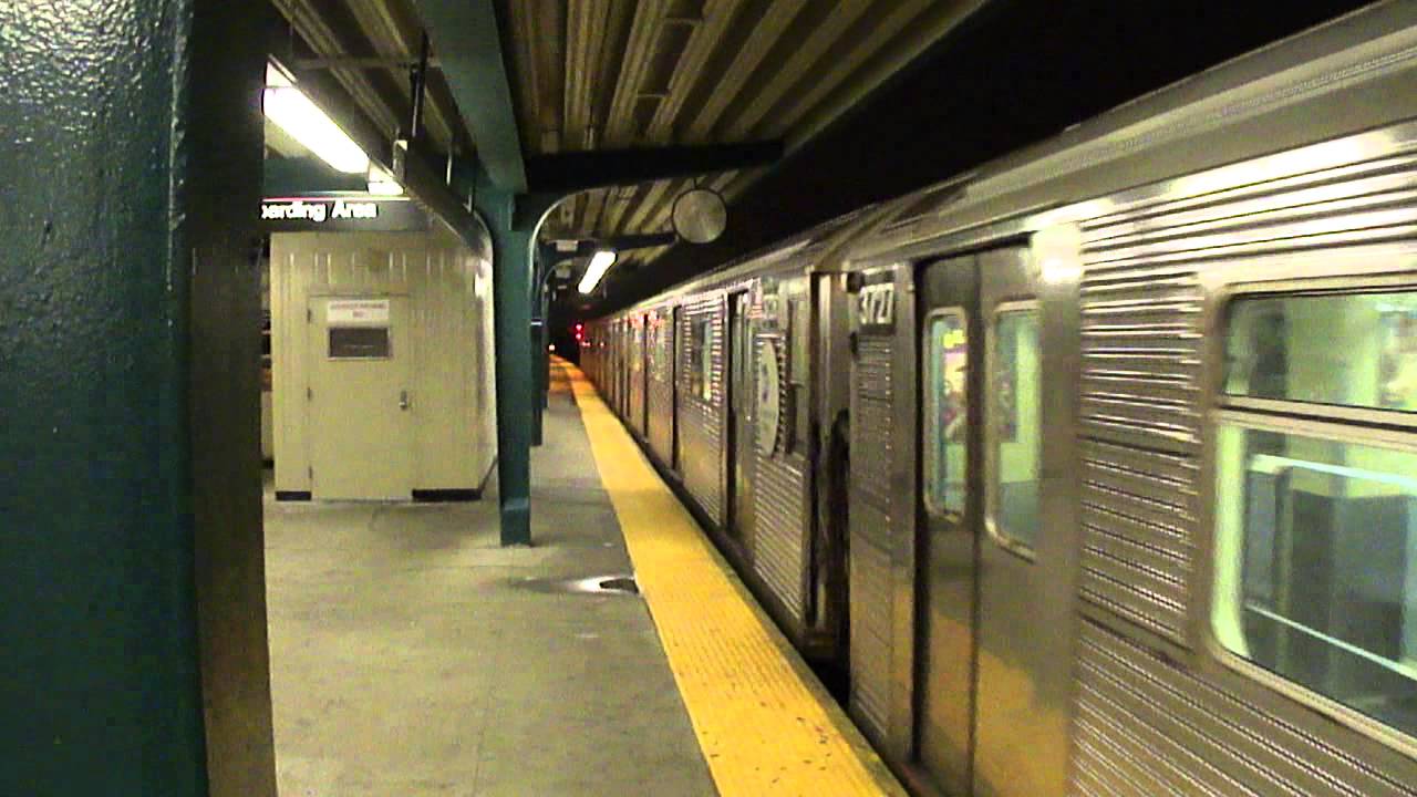 MTA Subway Budd Company R32 #3727 on the (H) arriving into Far Rockaway ...